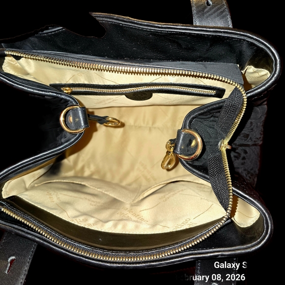 Valentino Orlandi Black Textured Shoulder Bag with Gold Details - Picture 4 of 5